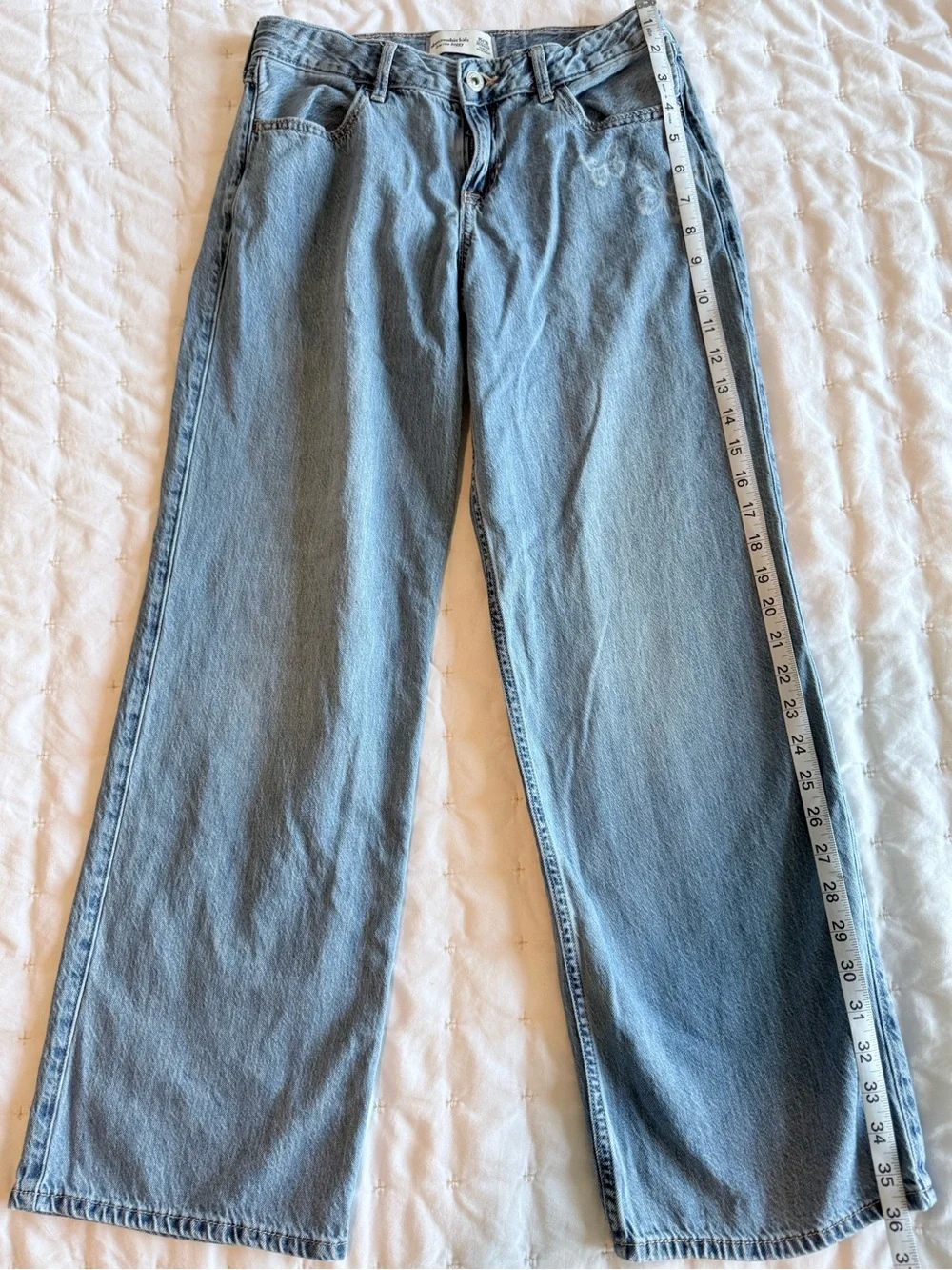 Girls Light Blue Relaxed Fit Jeans w/ Butterfly print